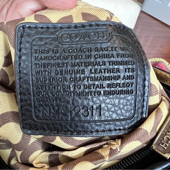 ⭐️ Coach Black Signature Crossbody Bag - Picture 9 of 13